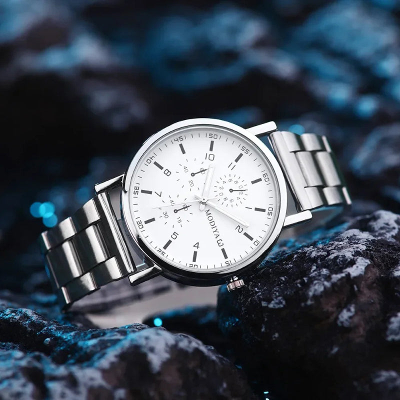 Everyday Stainless Steel Round Dial Quartz Timepiece for Men