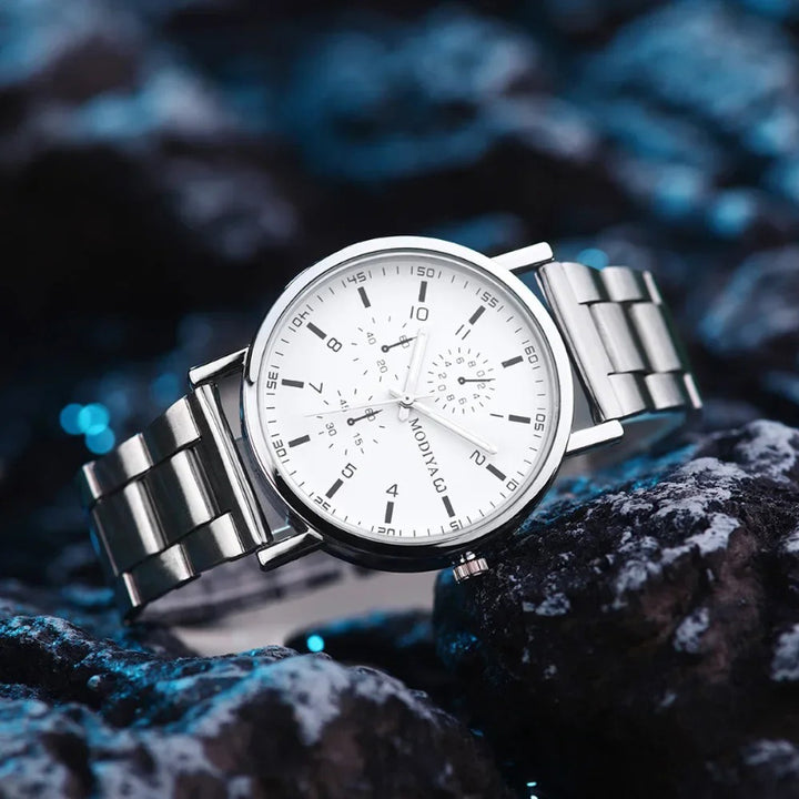 Everyday Stainless Steel Round Dial Quartz Timepiece for Men