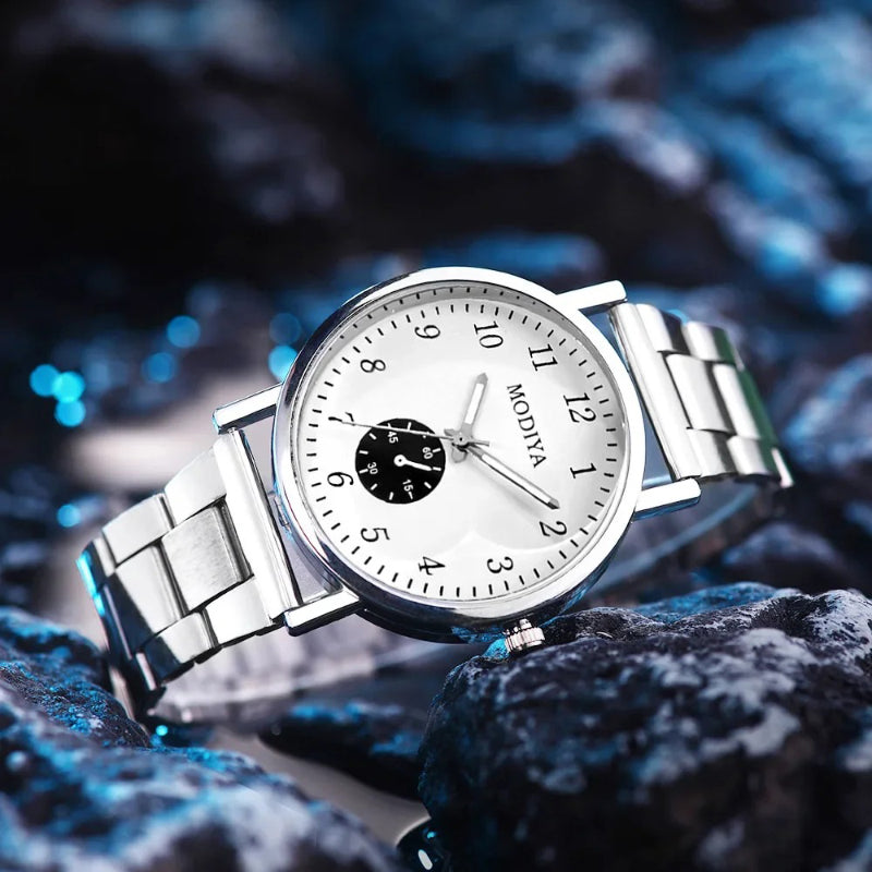 Everyday Stainless Steel Round Dial Quartz Timepiece for Men