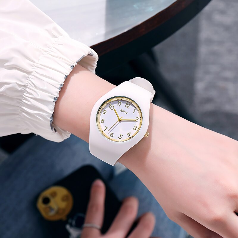 Flexible and Smooth Silicone Strap Wristwatch