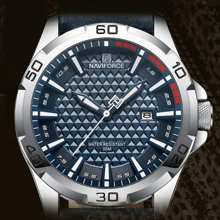 Men's Textured Leather Strap Water-resistant Quartz Watch