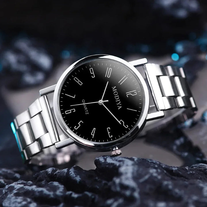 Everyday Stainless Steel Round Dial Quartz Timepiece for Men