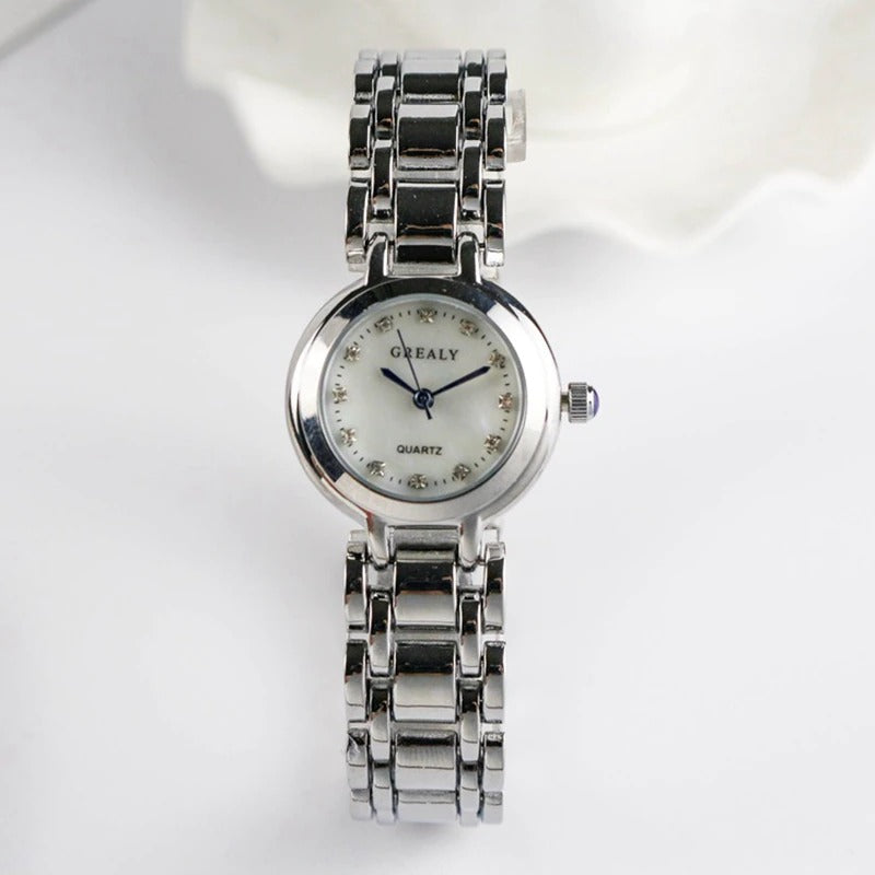 Timeless Roman Numeral Dial Round Case with Stainless Steel Strap Quartz Watches