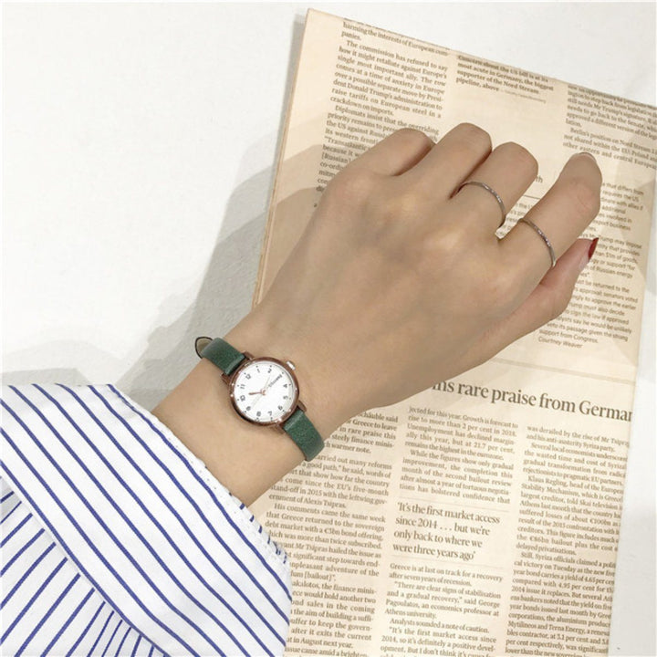 Women’s Small Minimalist Wrist Watch With PU Leather Straps