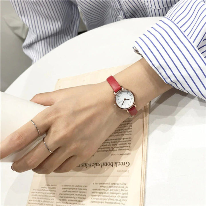 Women’s Small Minimalist Wrist Watch With PU Leather Straps