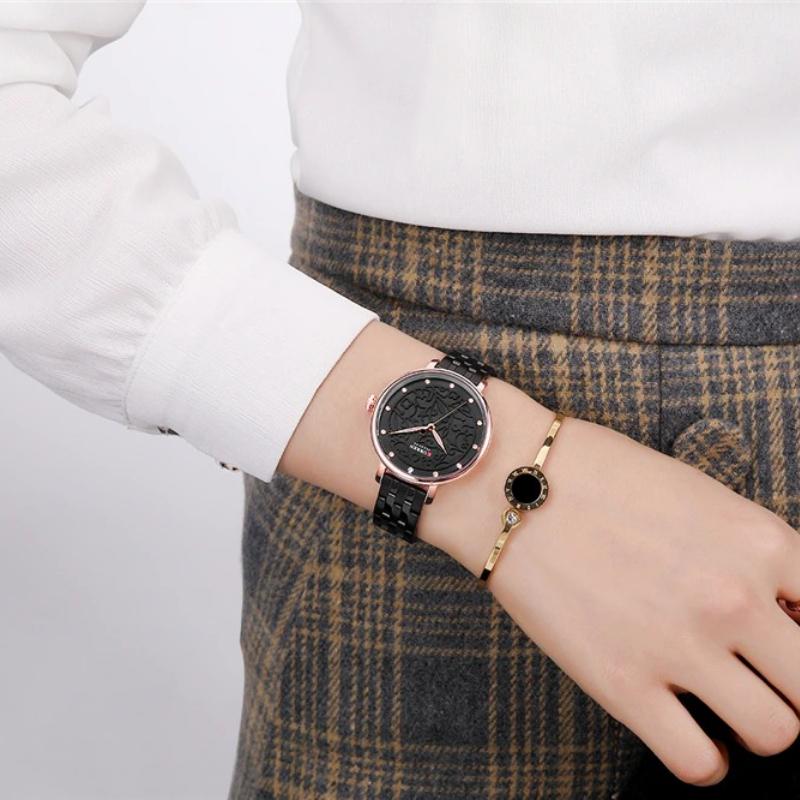 Vintage Carved Fashion with Rhinestone Dial Leisure Quartz Watches